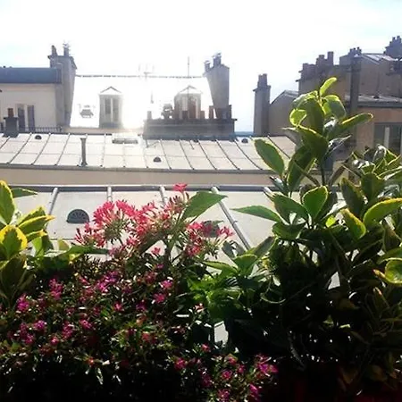 Bright Loft In Montmartre Parigi